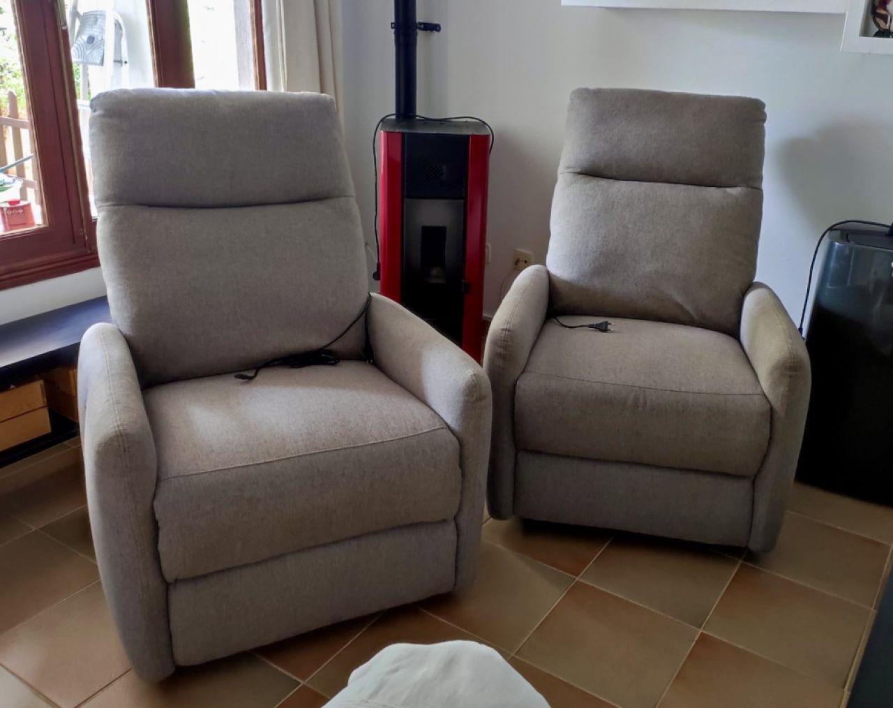 2 cómodos sillones eléctricos en venta