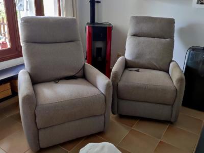 2 cómodos sillones eléctricos en venta