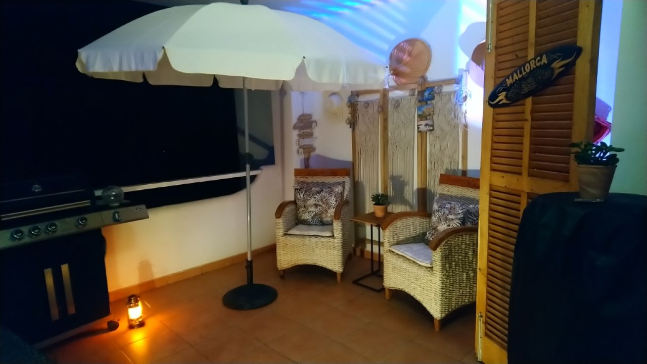 2 Echtholz mit Rattan-Gepflecht Terrassenmöbel Sessel Lounge-Sessel Vintage