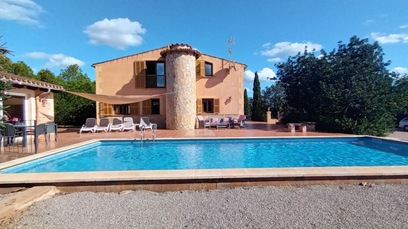 2-level finca with 2 separate apartments, pool and heating near Campos--- F 213