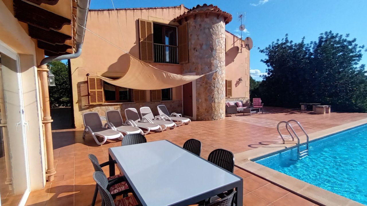 2-level finca with 2 separate apartments, pool and heating near Campos--- F 213