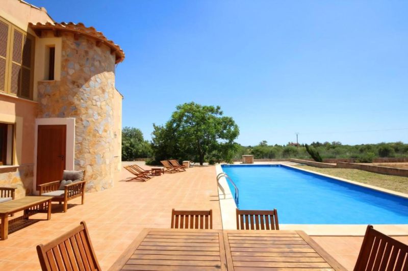 2-level finca with 2 separate apartments, pool and heating near Campos--- F 213