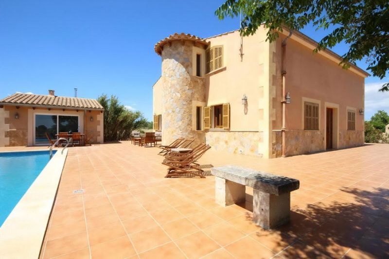 2-level finca with 2 separate apartments, pool and heating near Campos--- F 213