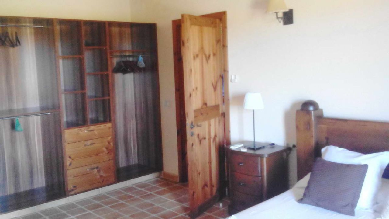 Finca de 2 plantas con piscina y pozo privado cerca de Santanyí --- F 27 VK