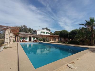 Finca de 2 plantas con apartamento separado, piscina y calefacción central de gasóleo cerca de Porreres --- F 164