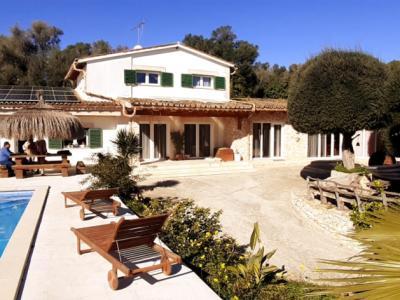 Finca de 2 plantas con apartamento separado, piscina y calefacción central de gasóleo cerca de Porreres --- F 164