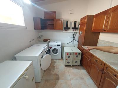 Finca de 2 plantas con apartamento separado, piscina y calefacción central de gasóleo cerca de Porreres --- F 164