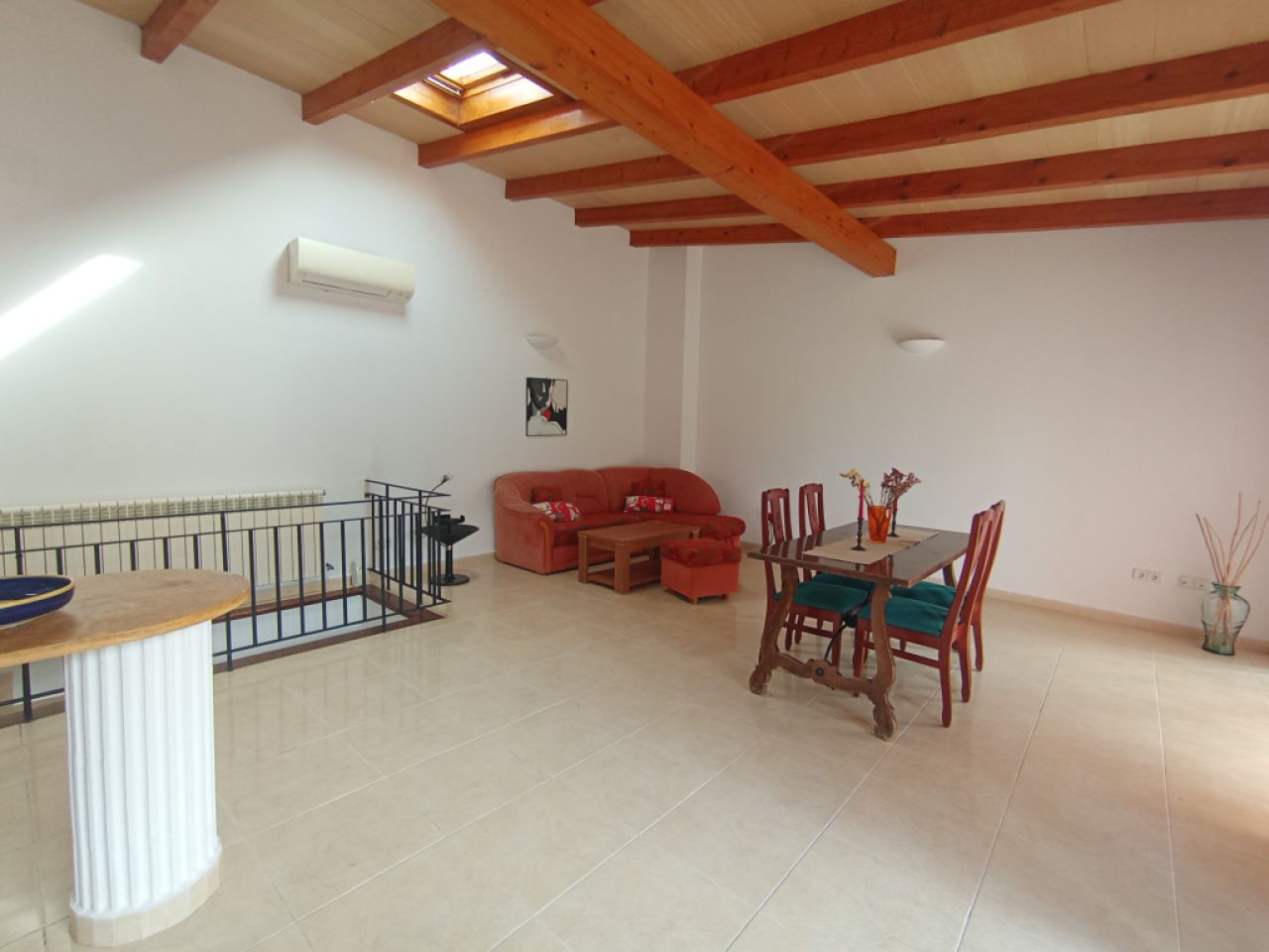 Finca de 2 plantas con apartamento separado, piscina y calefacción central de gasóleo cerca de Porreres --- F 164