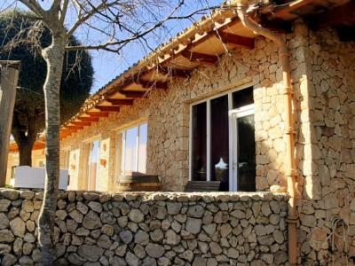 Finca de 2 plantas con apartamento separado, piscina y calefacción central de gasóleo cerca de Porreres --- F 164