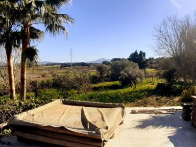 Finca de 2 plantas con apartamento separado, piscina y calefacción central de gasóleo cerca de Porreres --- F 164