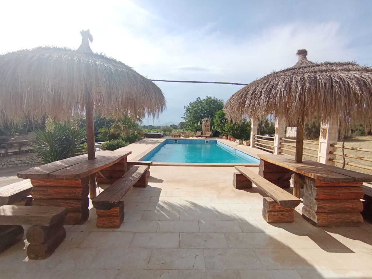 Finca de 2 plantas con apartamento separado, piscina y calefacción central de gasóleo cerca de Porreres --- F 164