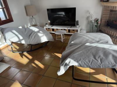 2 Fatboy Schaukelstühle mit grauen Kissen – wie neu – Abholung auf Mallorca