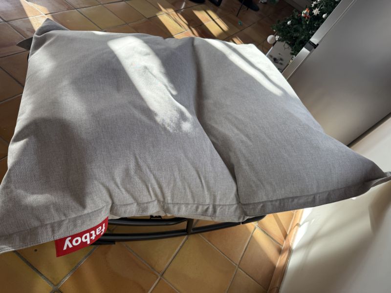 2 Fatboy Schaukelstühle mit grauen Kissen – wie neu – Abholung auf Mallorca