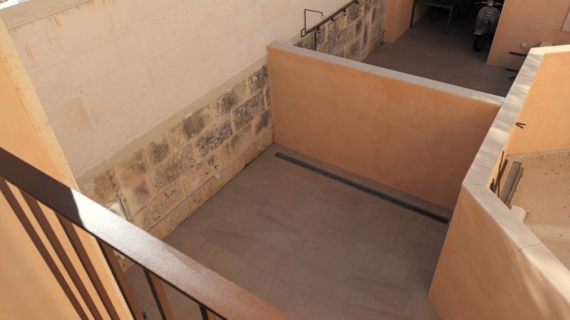 2 NEUBAUREIHENHÄUSER  in Es LLombards mit Innenhof -- RH 35 a + b