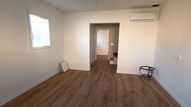 2 NEUBAUREIHENHÄUSER  in Es LLombards mit Innenhof -- RH 35 a + b