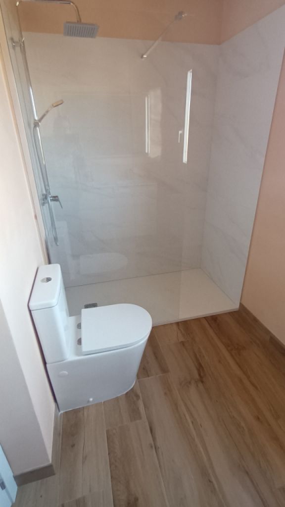 2 NEUBAUREIHENHÄUSER  in Es LLombards mit Innenhof -- RH 35 a + b