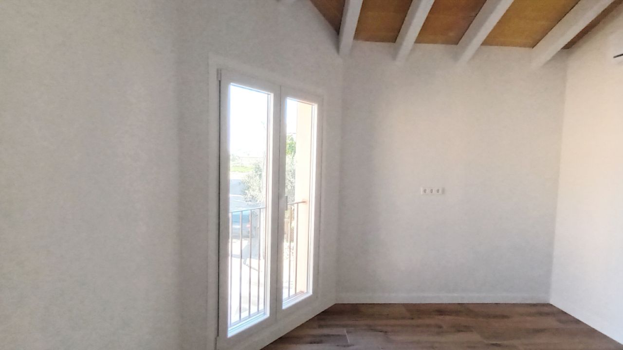 2 NEUBAUREIHENHÄUSER  in Es LLombards mit Innenhof -- RH 35 a + b