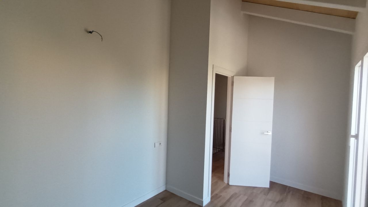 2 NEUBAUREIHENHÄUSER  in Es LLombards mit Innenhof -- RH 35 a + b