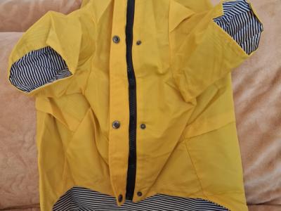 2 neue gelbe Wind/Regenjacken zu verkaufen