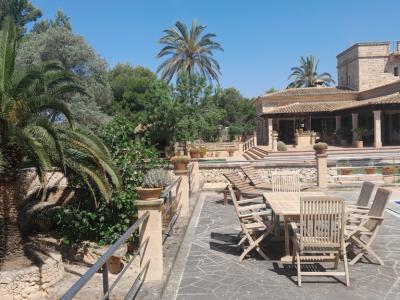 Finca de 2 plantas con Sep. Apartamento de invitados y hermoso jardín cerca de Ses Salines -- F 62 V