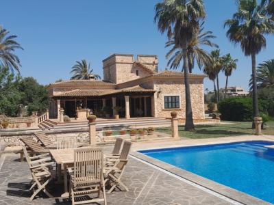 Finca de 2 plantas con Sep. Apartamento de invitados y hermoso jardín cerca de Ses Salines -- F 62 V