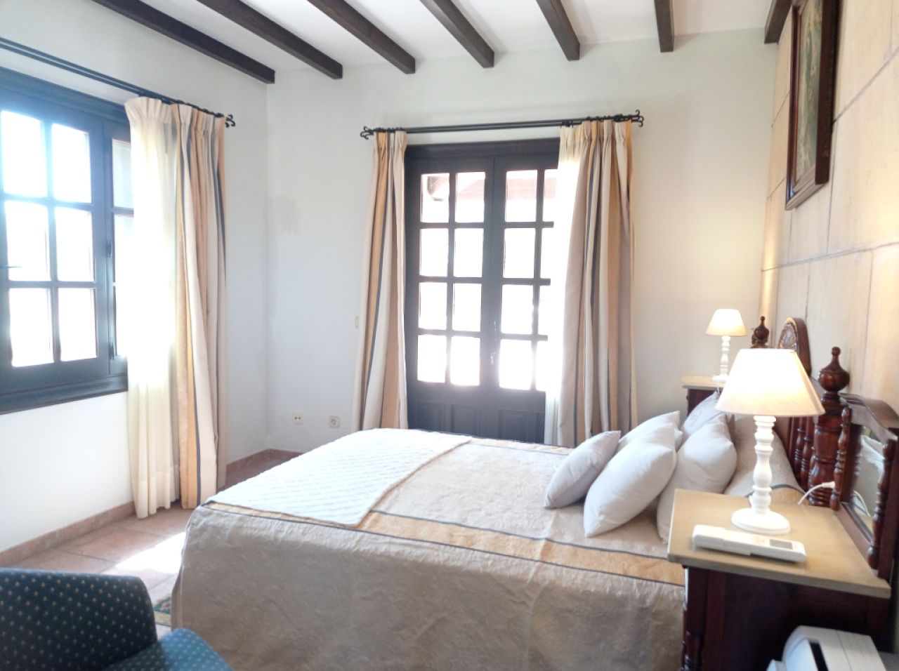 Finca de 2 plantas con Sep. Apartamento de invitados y hermoso jardín cerca de Ses Salines -- F 62 V