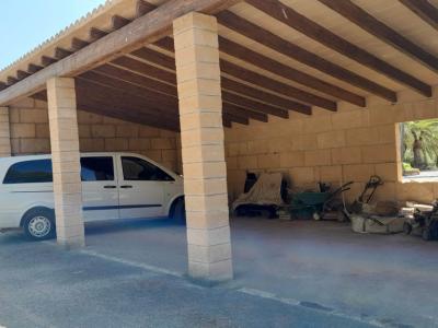 Finca de 2 plantas con Sep. Apartamento de invitados y hermoso jardín cerca de Ses Salines -- F 62 V