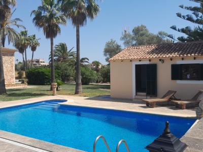 Finca de 2 plantas con Sep. Apartamento de invitados y hermoso jardín cerca de Ses Salines -- F 62 V