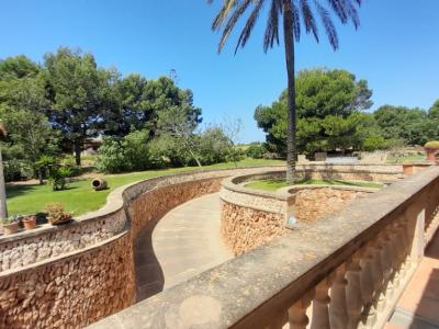 Finca de 2 plantas con Sep. Apartamento de invitados y hermoso jardín cerca de Ses Salines -- F 62 V