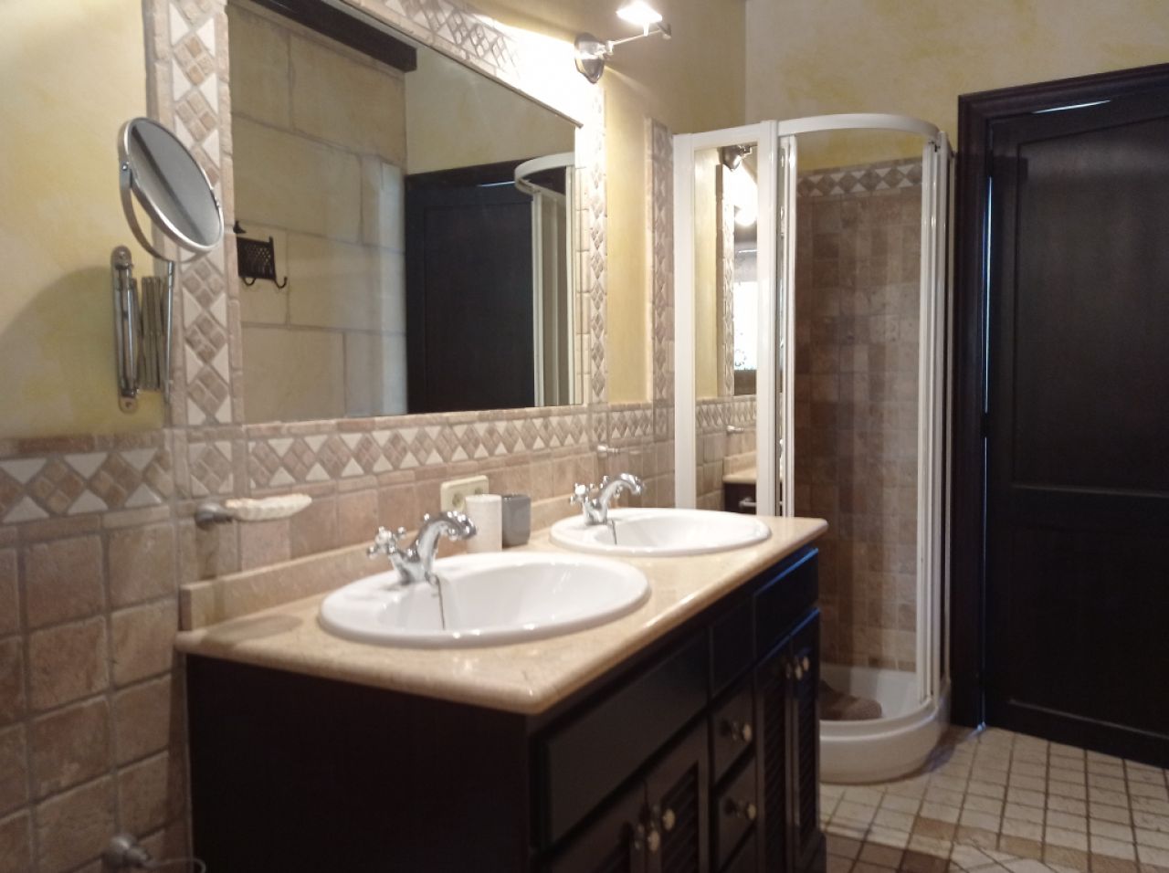 Finca de 2 plantas con Sep. Apartamento de invitados y hermoso jardín cerca de Ses Salines -- F 62 V