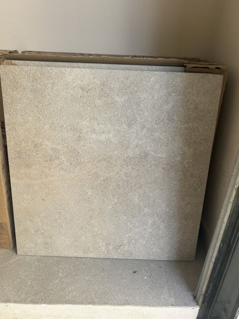 20 m² de azulejos disponibles a buen precio