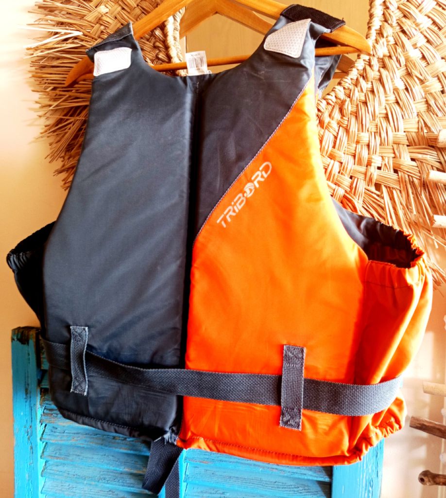 3 Schwimmwesten für Erwachsene