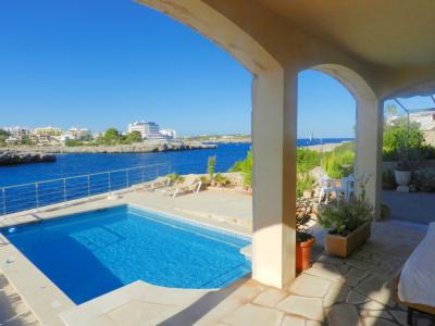 3 stöckiges Chalet mit Heizung, Pool an der Bucht von Cala Marsal -- CH 40 a