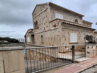 3 stöckiges Chalet mit Heizung, Pool an der Bucht von Cala Marsal -- CH 40 a