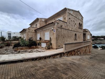 3 stöckiges Chalet mit Heizung, Pool an der Bucht von Cala Marsal -- CH 40 a