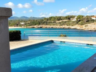 3 stöckiges Chalet mit Heizung, Pool an der Bucht von Cala Marsal -- CH 40 a