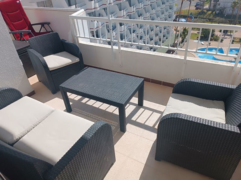 Conjunto lounge de 4 piezas en polyrattan