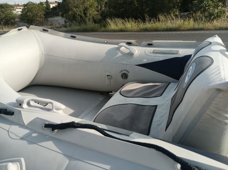 Embarcación neumática de 4m Semirrígida Fueraborda Honda 30hp incl. Remolque