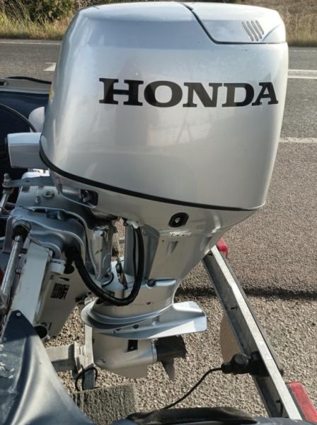 Embarcación neumática de 4m Semirrígida Fueraborda Honda 30hp incl. Remolque