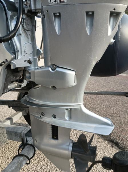 Embarcación neumática de 4m Semirrígida Fueraborda Honda 30hp incl. Remolque