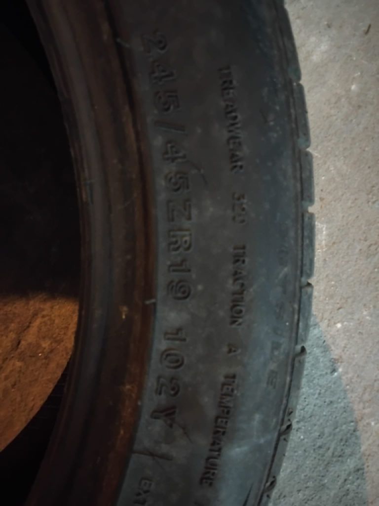 4x Neumáticos casi nuevos / apenas usados