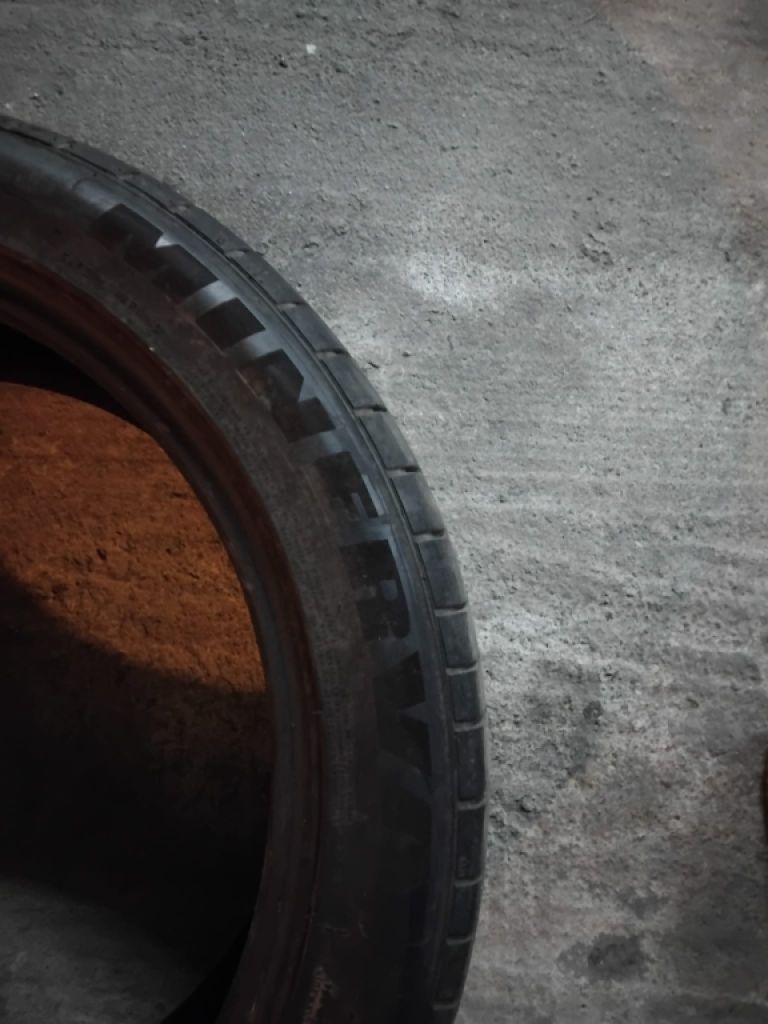 4x Neumáticos casi nuevos / apenas usados