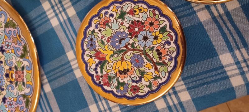 6 Platos decoración con oro.