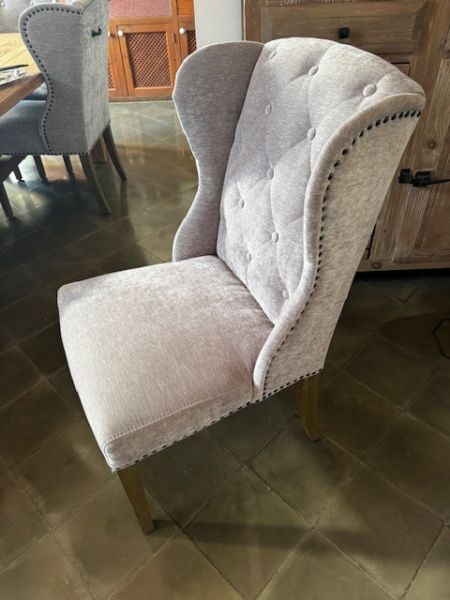 6 Stühle - Elegante Polsterstühle im Chesterfield‑Stil wie neu