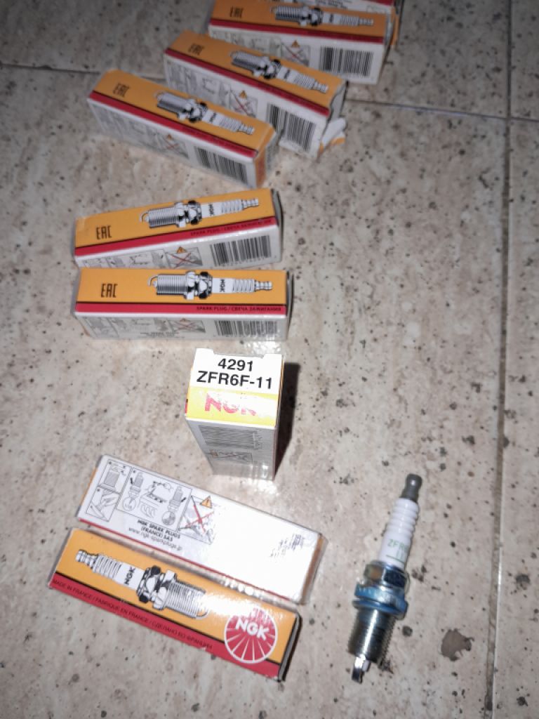 8x NGK Zündkerze ZFR6F-11, 4291, Yellow Box