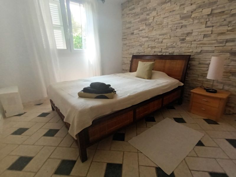 AB JUNI 27; Chalet mit Garten, Pool und Fussbodenheizung in Cala LLombards -- CH 87