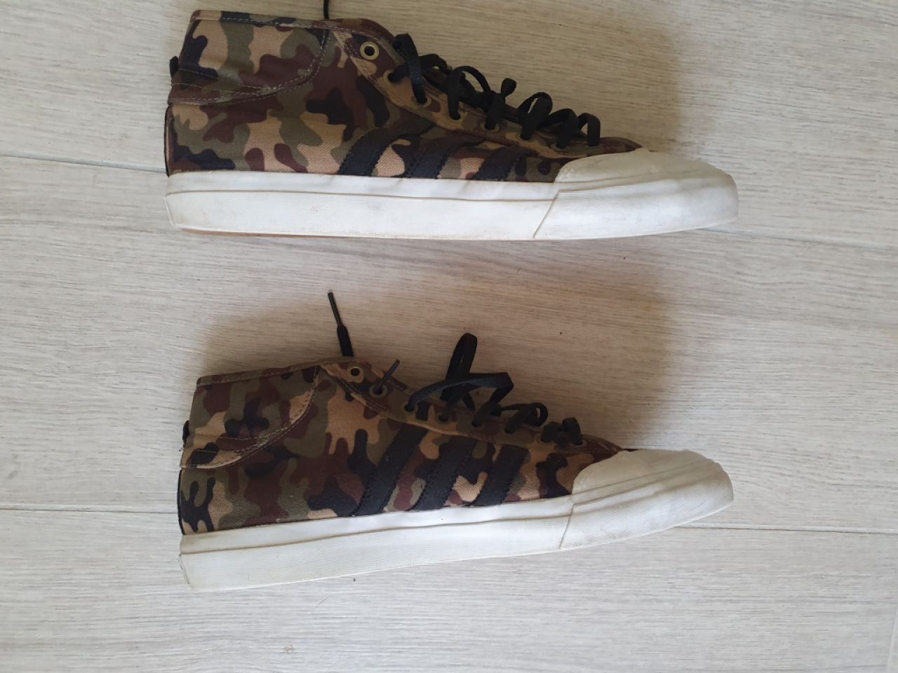 ADIDAS sneakers !!! LIKE NEW!!!