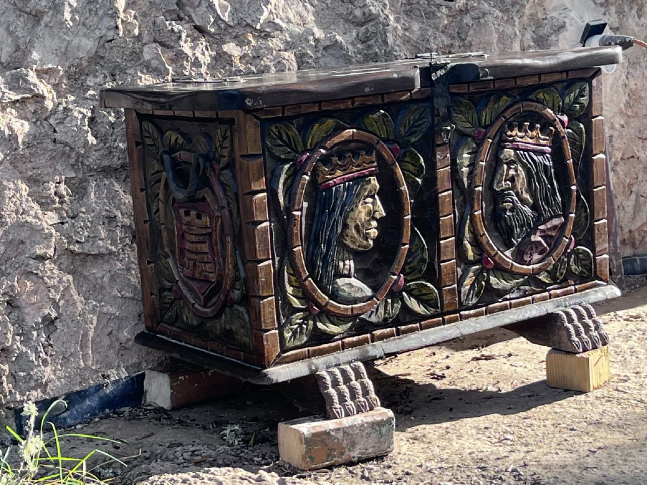 Antigua caja de madera