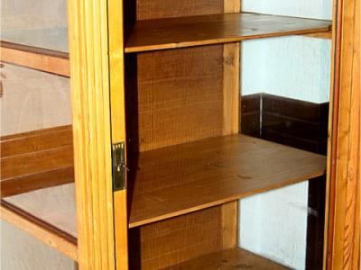 old farmer's display cabinet - spruce/larch