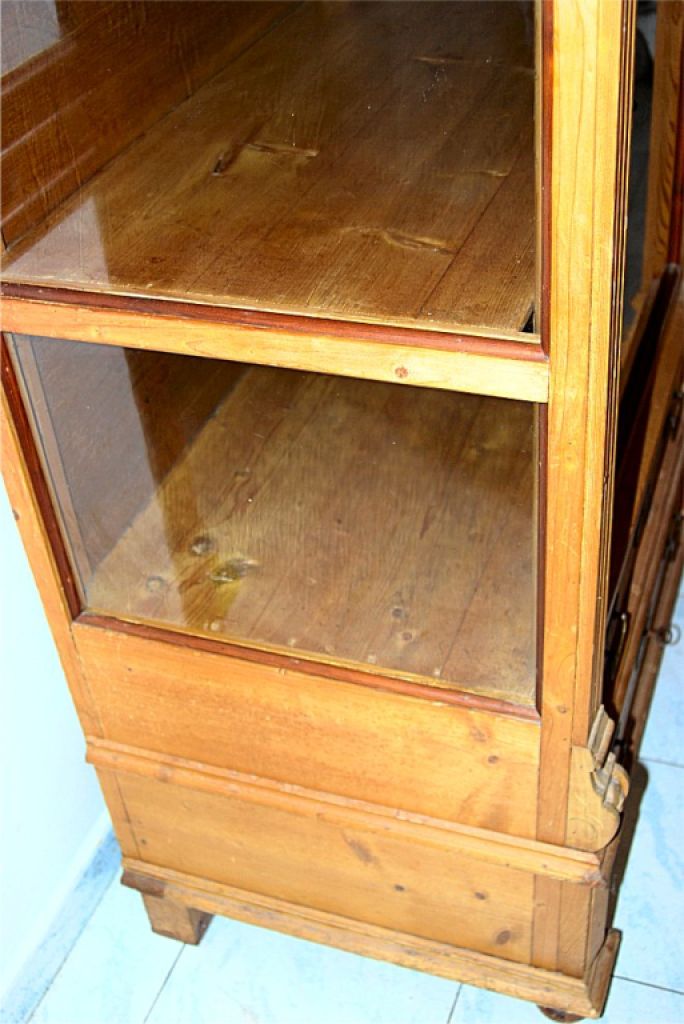 old farmer's display cabinet - spruce/larch